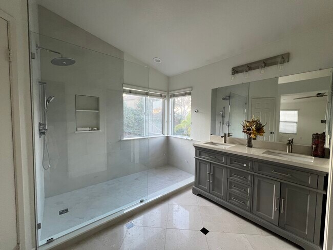 Building Photo - 11774 Evergold St