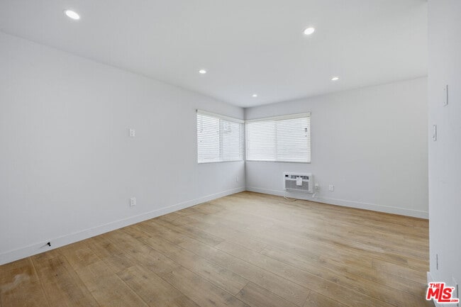 Building Photo - 1738 Colby Ave