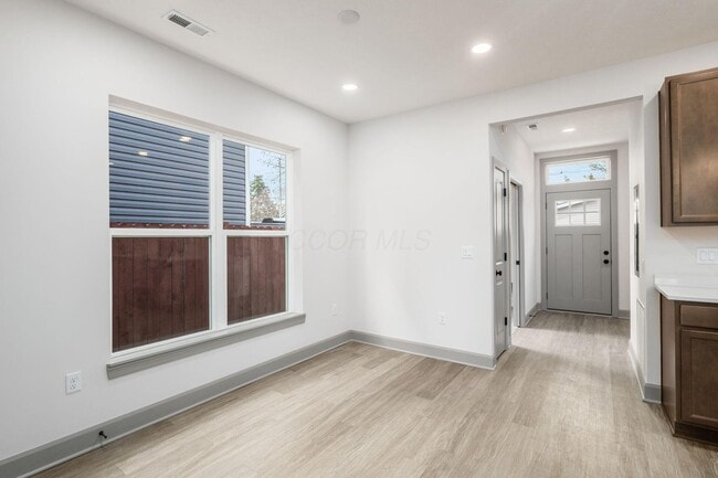 Building Photo - 55 Brehl Ave