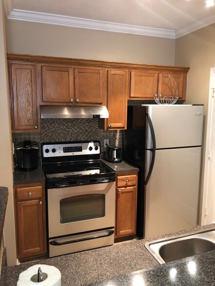Kitchen Stainless Steel - 45 Sycamore Ave
