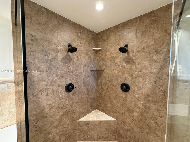 Building Photo - 5704 SW 116th Ave