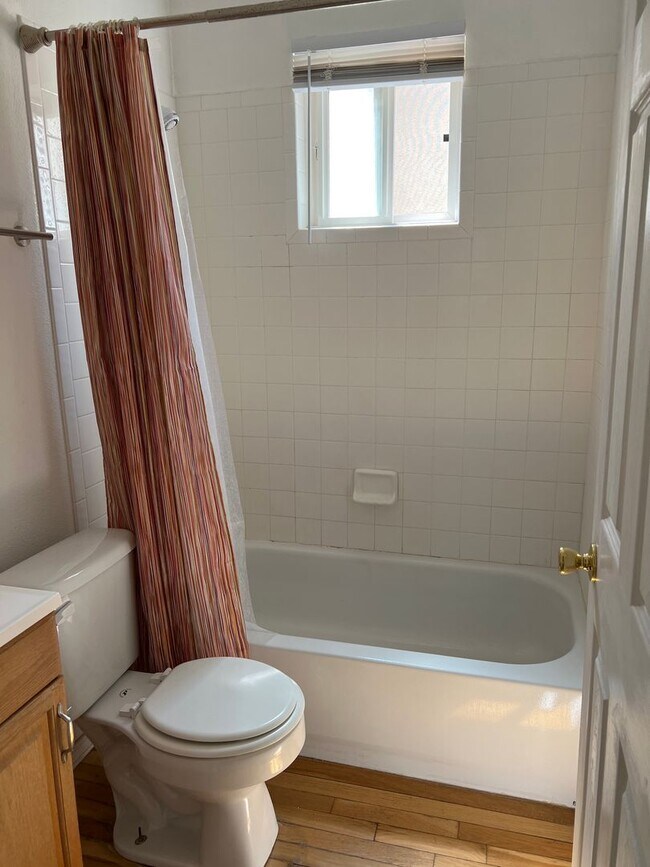 Building Photo - 1521 Gold Ave SE