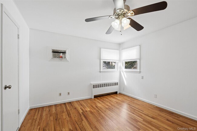 Building Photo - 31 Evelyn Ln