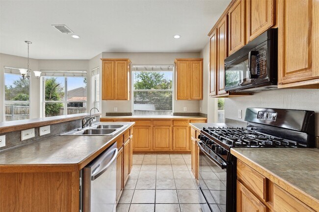 Building Photo - 1506 Mossy Glen Ct