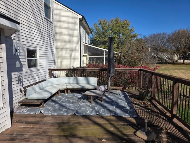 Building Photo - 4 Bedroom! Walk to Jim Warren Park, Franklin TN