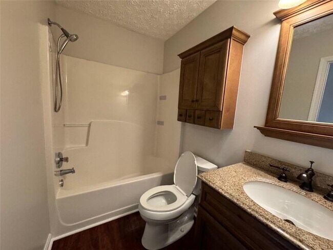 Building Photo - 312 Pieris Dr