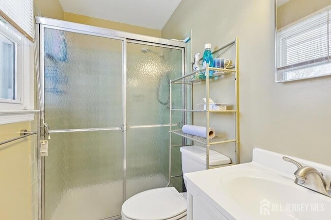 Building Photo - 3 Stafford Dr