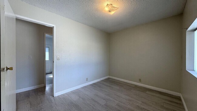 Building Photo - 148 Carmody St