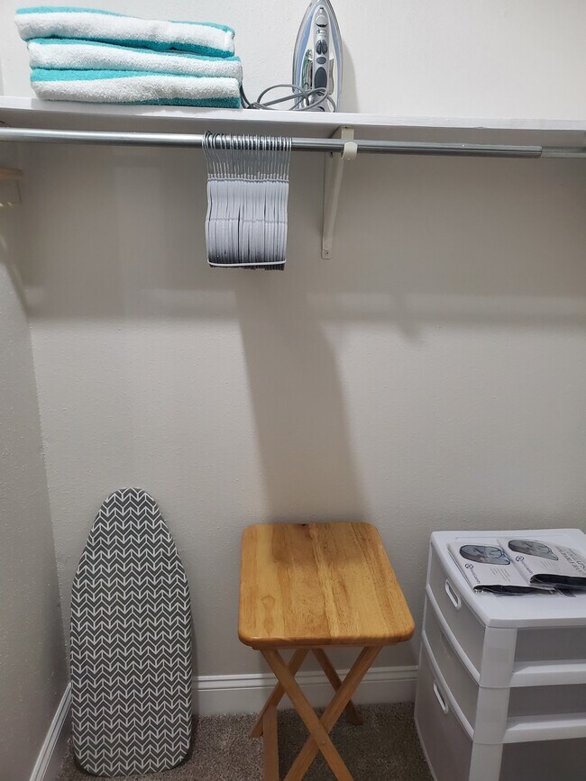 Building Photo - 1161 Lake Ave