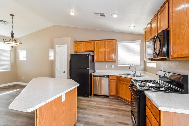 Building Photo - 3830 Canary Creek Ave