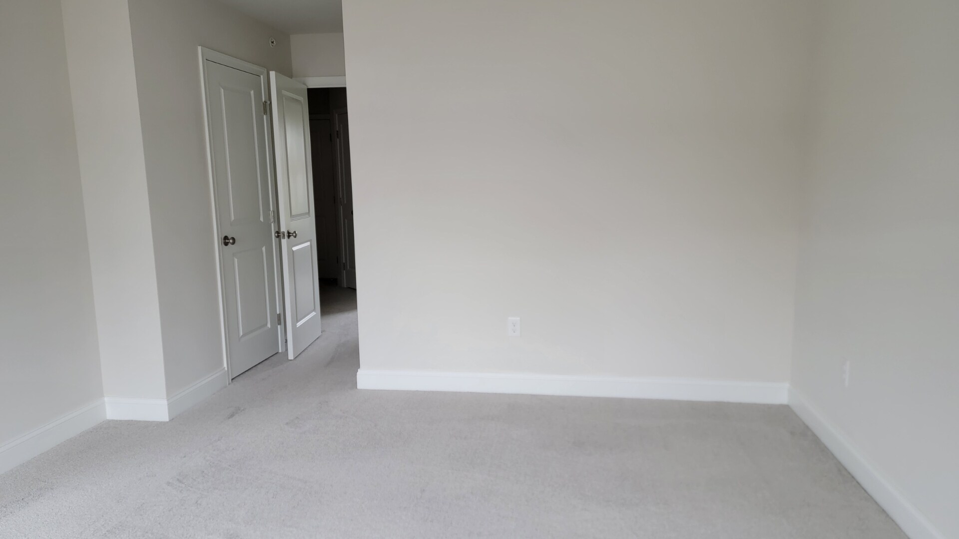 Building Photo - 221 Millard Dr