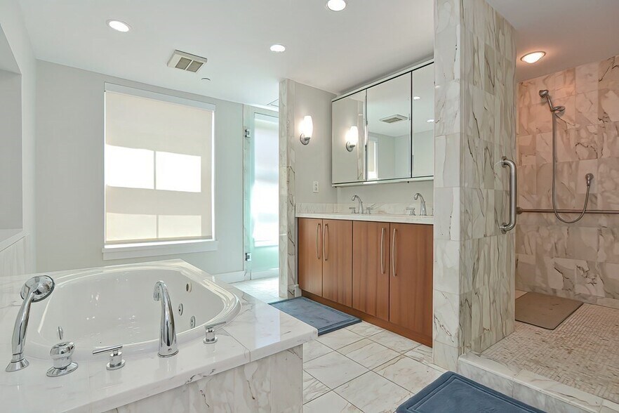 Building Photo - 3 Battery Wharf