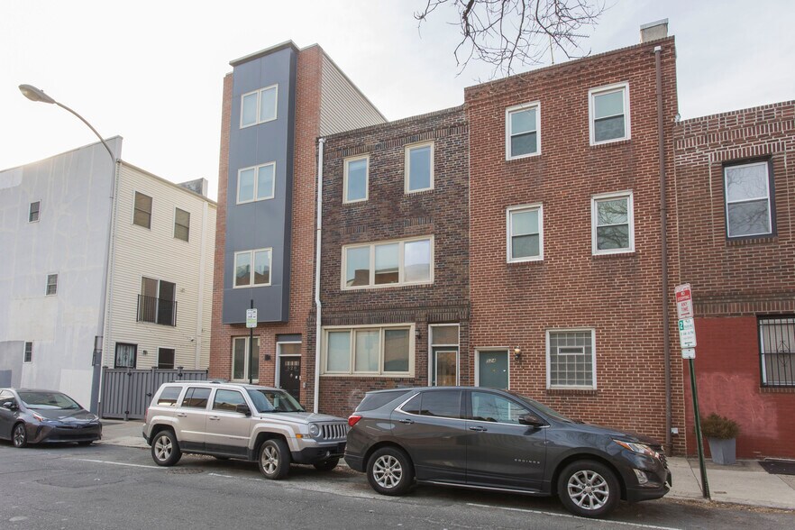 Building Photo - 526 S 13th St