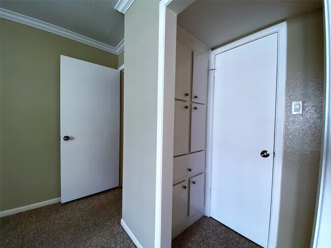 Building Photo - 751 Bering Dr