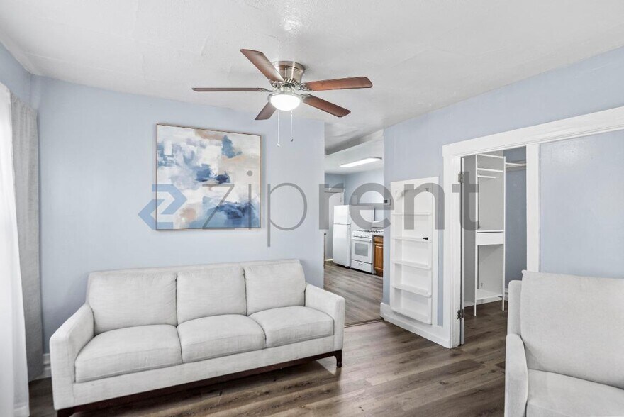 Building Photo - Unit 5915