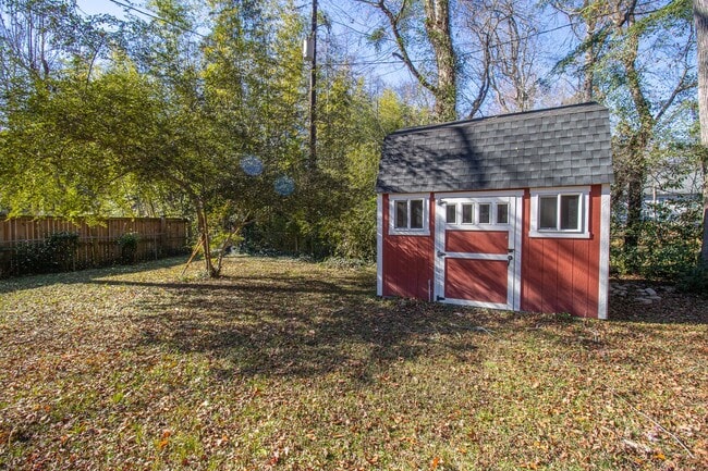 Building Photo - Charming 2-Bed, 1-Bath Home in Forest Acres!