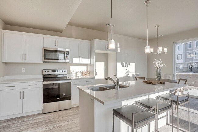 Building Photo - Don't miss out on this 3 Bed 2 Bath in Orem!!