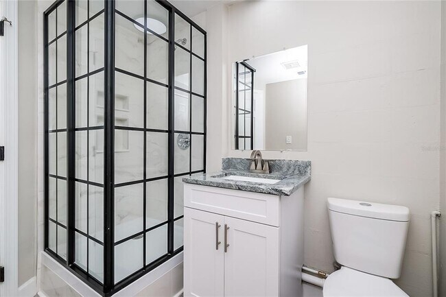 Building Photo - 12906 Kings Manor Ave