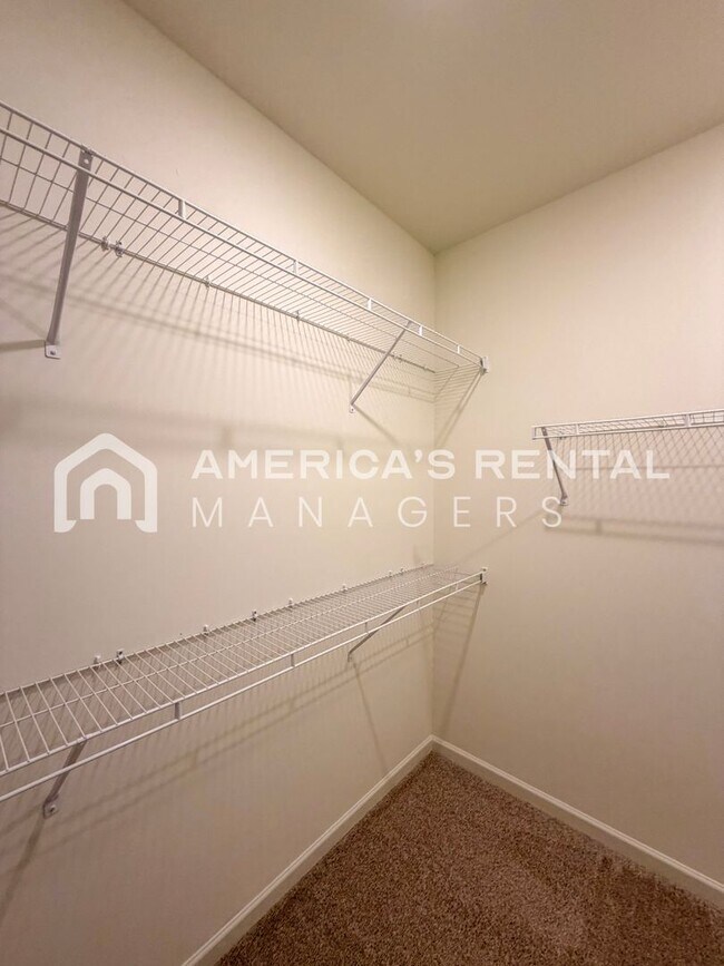 Building Photo - Modern Living in Havenridge! Sign a 13-month lease by 5/15/2026 and receive a leasing incentive e...