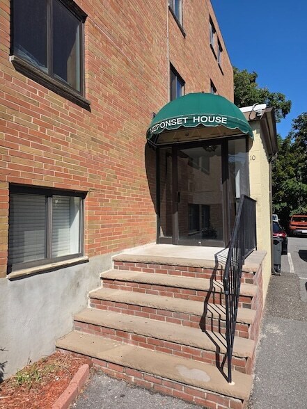 Building Photo - 10 Coffey St