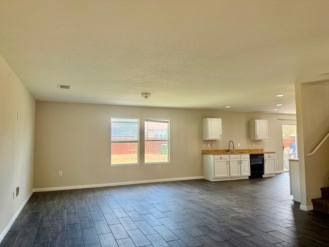 Building Photo - Spacious Two-Story Home: 4 Beds, 2.5 Baths...