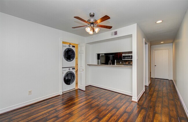 Building Photo - 12633 Memorial Dr