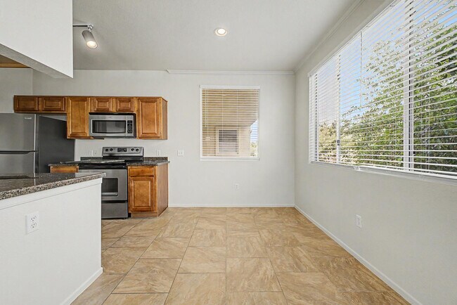 Building Photo - 16013 S Desert Foothills Pkwy