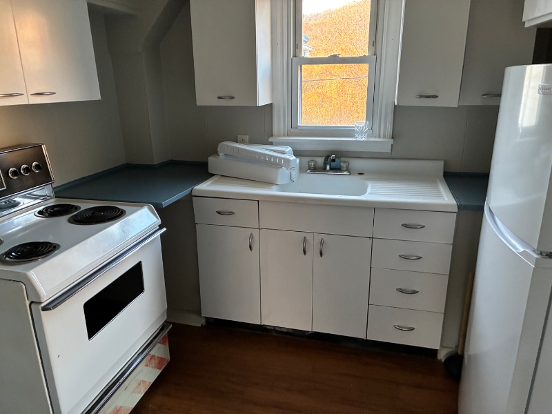 Building Photo - 429 Camp Strauss Rd