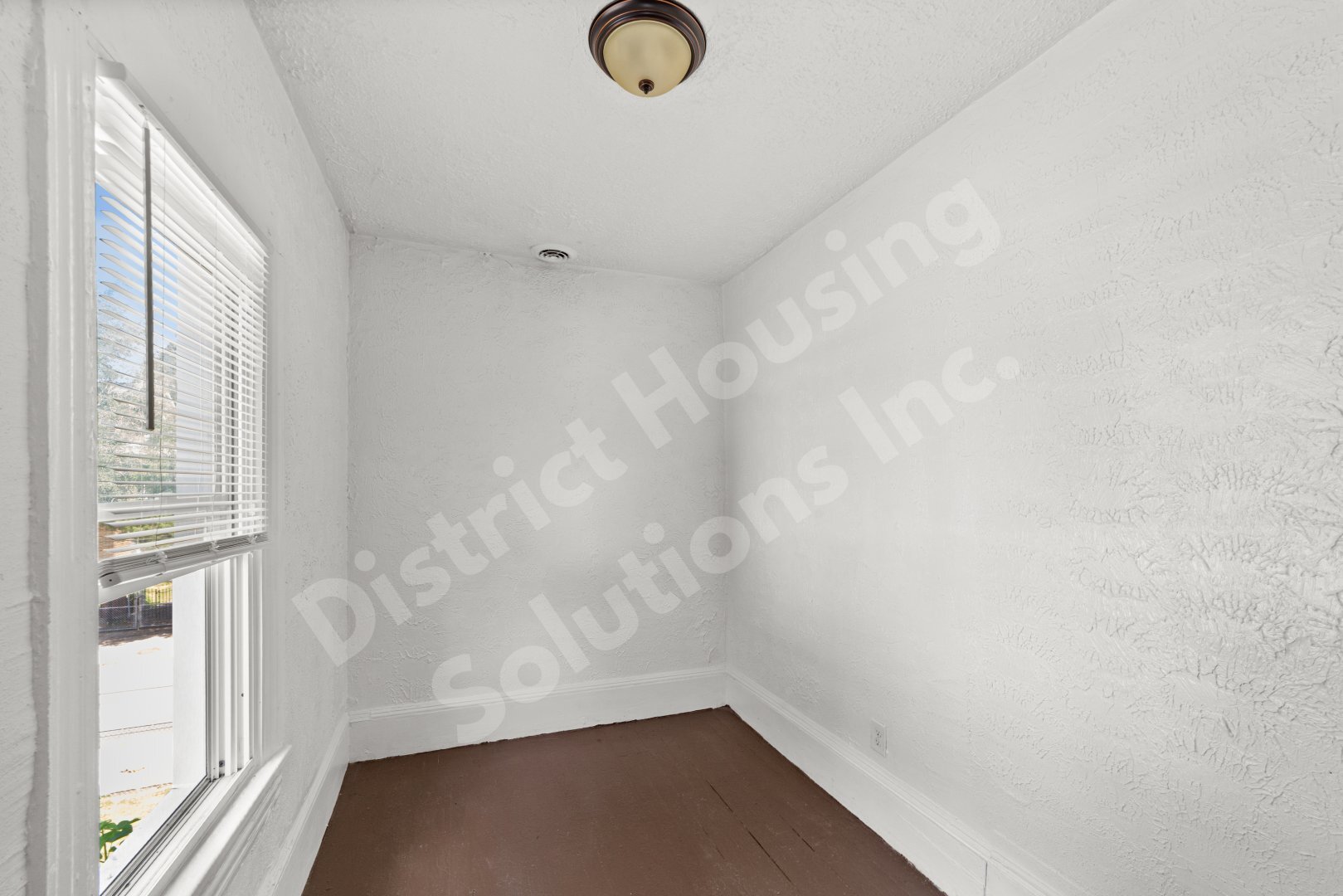 Building Photo - 8302 Sowinski Ave