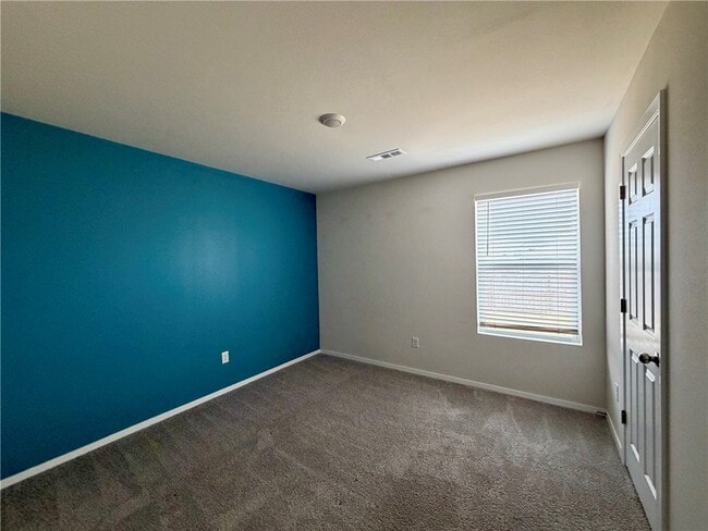 Building Photo - 2960 W McLaren Dr