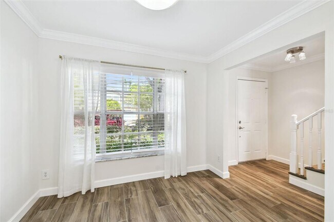 Building Photo - 408 S Arrawana Ave