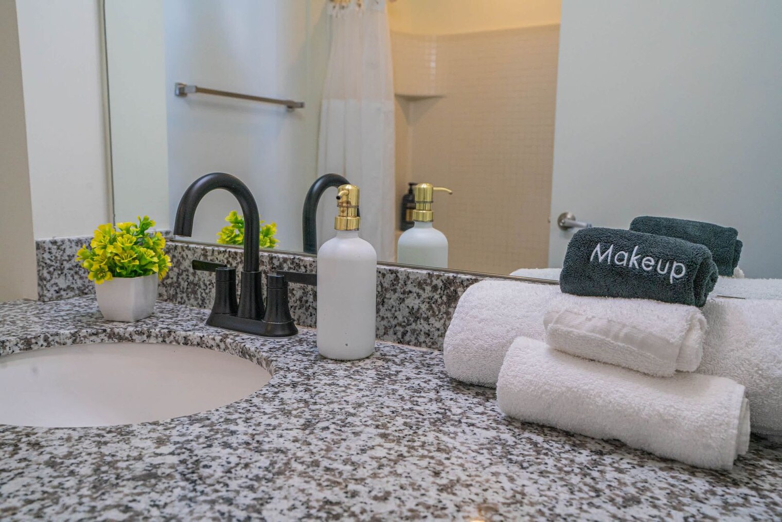 Building Photo - 811 N 3rd St