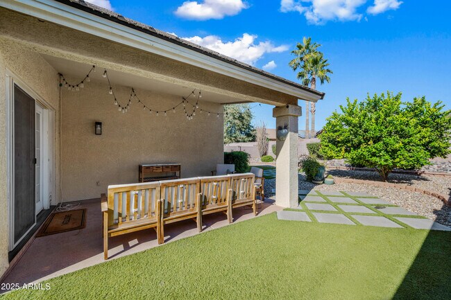 Building Photo - 2508 E Paraiso Dr