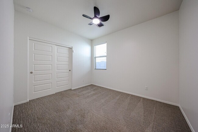 Building Photo - 14651 W Valentine St