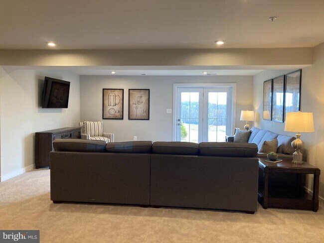 Building Photo - 7045 Eaglehead Dr