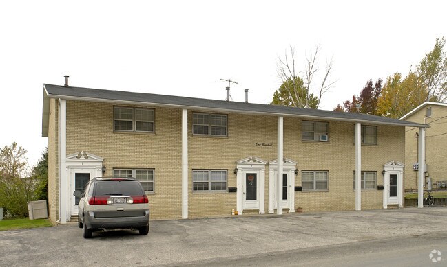 Primary Photo - 100 W Clay St