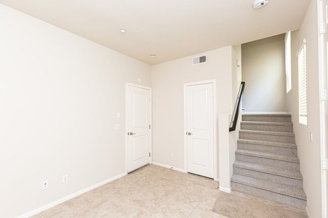 Building Photo - ***MOVE IN SPECIAL $250.00 OFF FIRST MONTH...