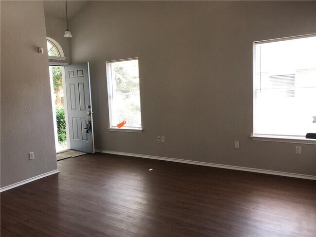 Building Photo - 1251 Pine Portage Loop