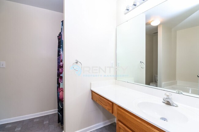 Building Photo - 18478 Streamline Ct