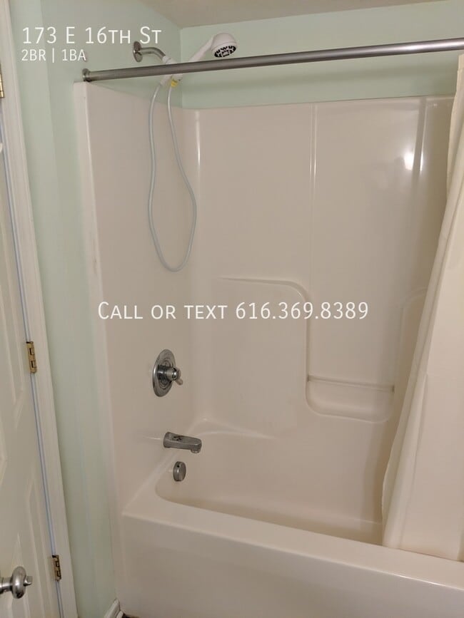 Building Photo - 173 E 16th St