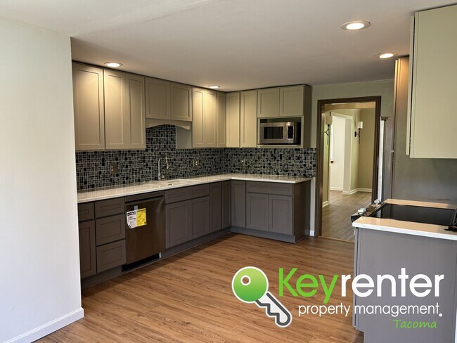 Building Photo - Gorgeous 3Bed/2Bath In the Heart of Tacoma!