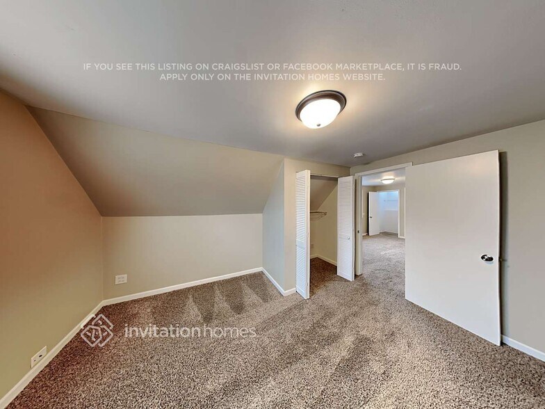 Building Photo - 4419 N Nagle Ave