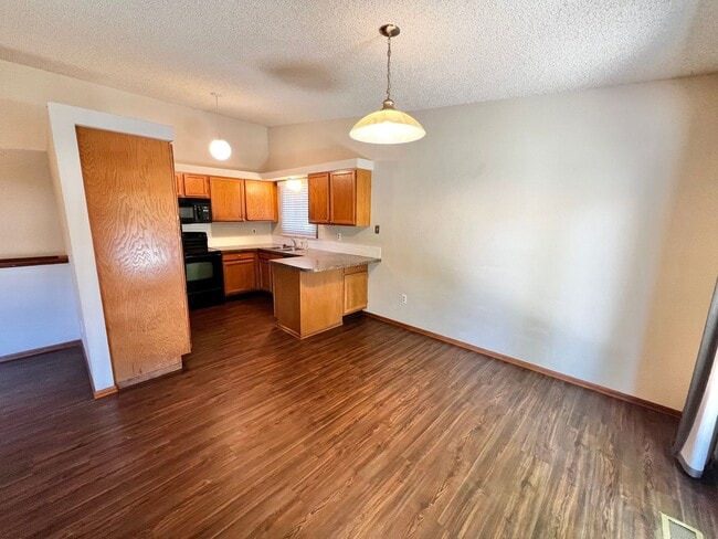 Building Photo - Spacious 4 Bed, 3 Bath Ranch in South Fort Collins