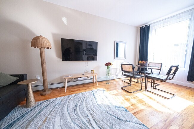 Building Photo - 245 W 113th St