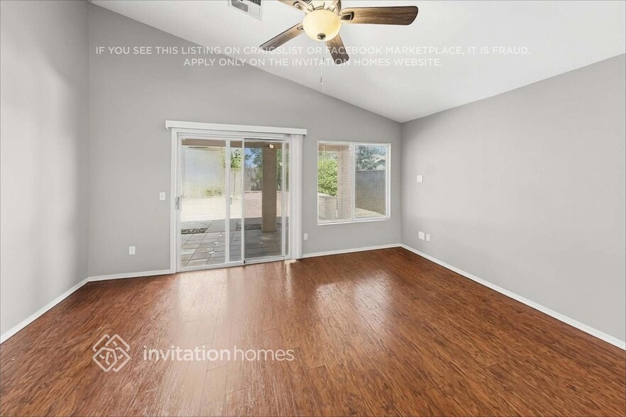 Building Photo - 7546 W Jenan Dr