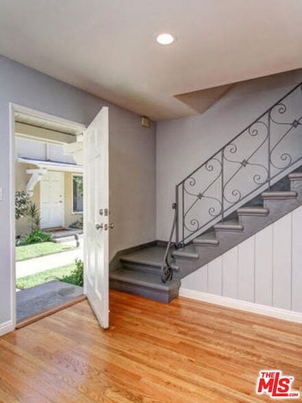 Building Photo - 321 Cameron Pl