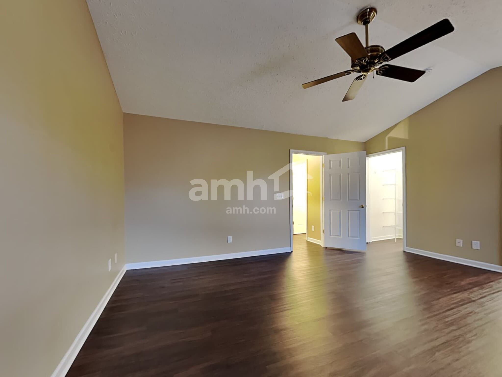 Building Photo - 285 Coyote Dr