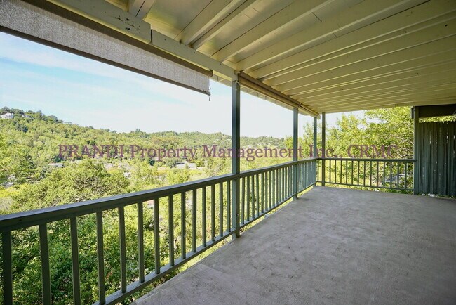 Building Photo - Air Conditioned San Rafael House with Pano...