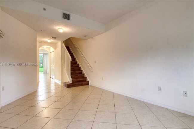 Building Photo - 819 SW 143rd Ave