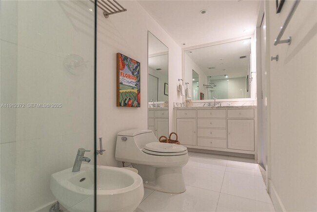 Building Photo - 520 West Ave